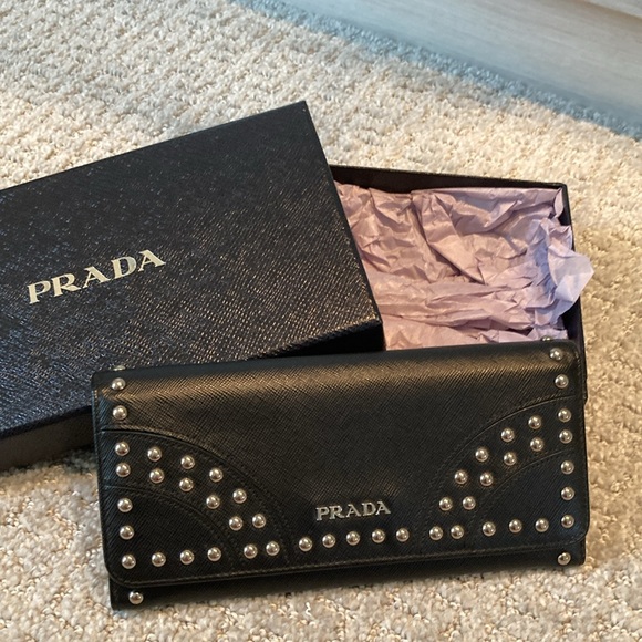 Prada Milano EUC studded long wallet Black - Picture 4 of 15